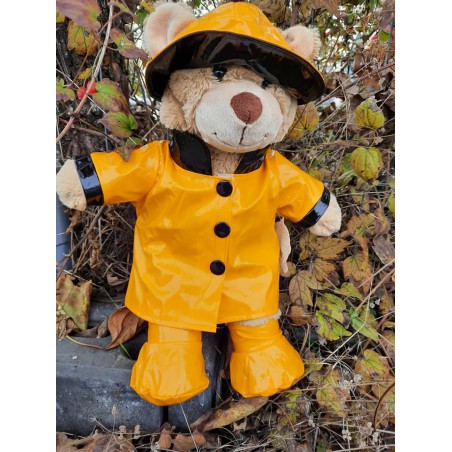 Ours en peluche portant un ciré jaune imperméable avec chapeau et bottes – Tenue pour peluche 40 cm