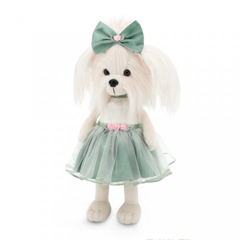 Lucky Mimi in her “Rose Bud” green dress