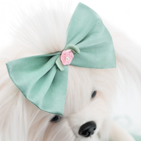 Lucky Mimi in haar groene “Rose Bud” jurk