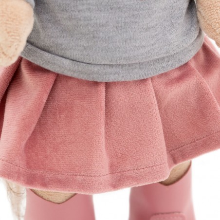 Lucky Doggy knuffelkleding 40 cm – Grijze trui met roze hart, roze rok, laarsjes & rugzak – Urban Style