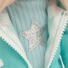 Lucky Doggy knuffelkleding 40 cm – Turquoise regenjas, trui met ster, crèmekleurige broek – Regenachtige Dag
