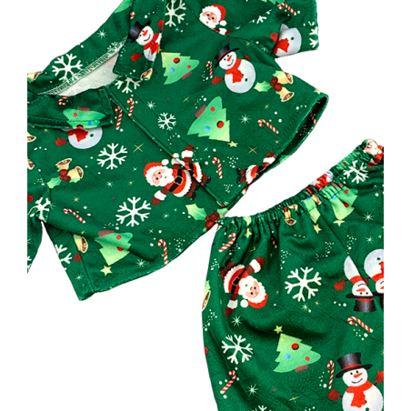 Pyjama vert de Noël pour peluche 40 cm – Réf. 3026 Teddy Mountain – ensemble à motifs sapins et bonhommes de neige
