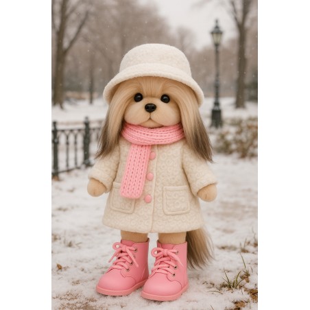 Lucky Doggy Knuffelkleding – Fashion Winter: Ivoorkleurige jas & roze laarsjes