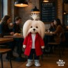 Peluche Lucky Mimi vêtue d’un manteau rouge, t-shirt blanc et baskets argentées – Bright Mood