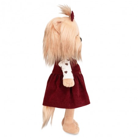 Lucky Yoyo Cozy Casual Ref. LD2/128 met bordeaux jurk en hartjes shirt.