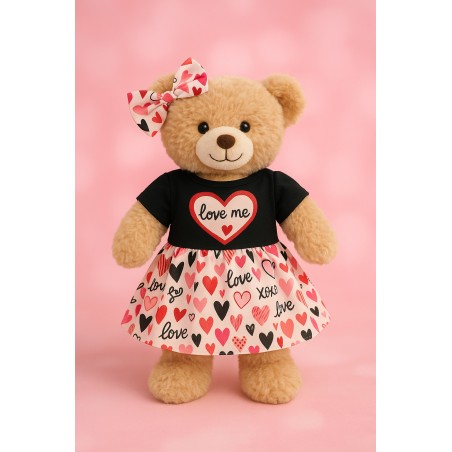Tenue pour peluche Love Me 3002 – haut noir cœur rouge et jupe à motifs cœurs.