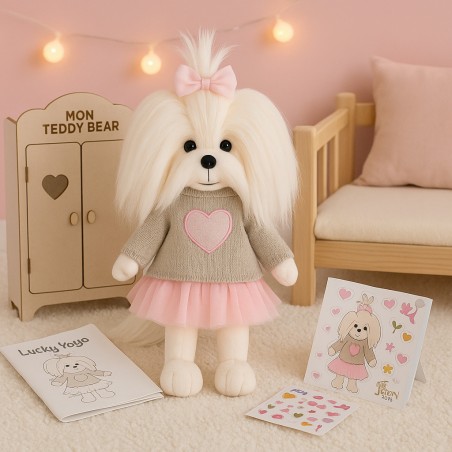 Détail du cœur rose sur pull beige Lucky Yoyo Réf. LD5/101 – Tenue romantique pour peluche Lucky Doggy