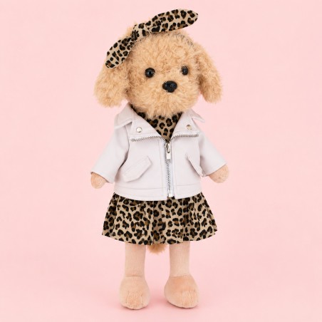 Plüschhund im Leopardenkleid mit weißer Jacke und Stirnband