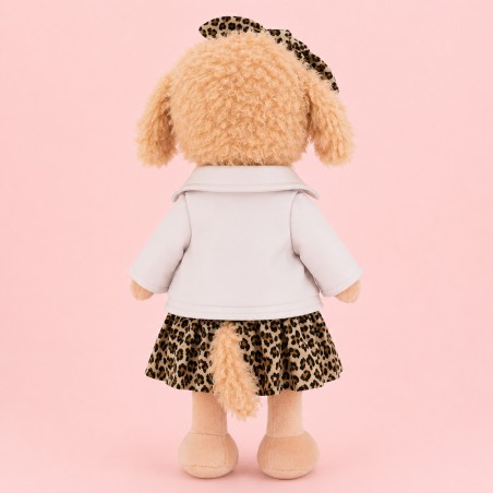 Plüschhund im Leopardenkleid mit weißer Jacke und Stirnband